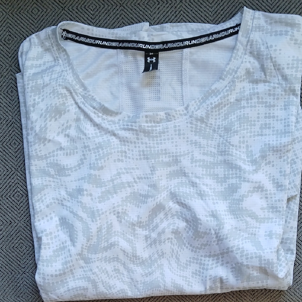 Womens Under Armour White Patterned T-Shirt